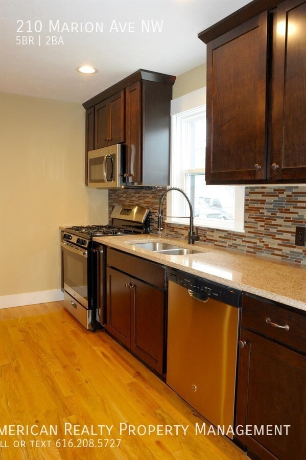 Photo - 210 Marion Ave NW