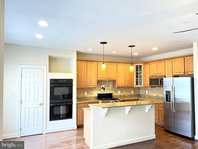 Photo - 725 Ridgemont Ave