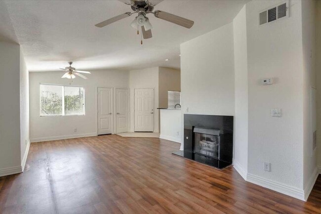 Solana Apartments