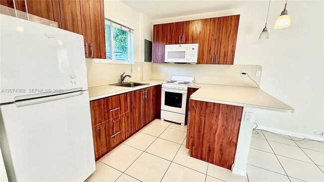 Photo - 19505 SW 128th Ave Unidad 1
