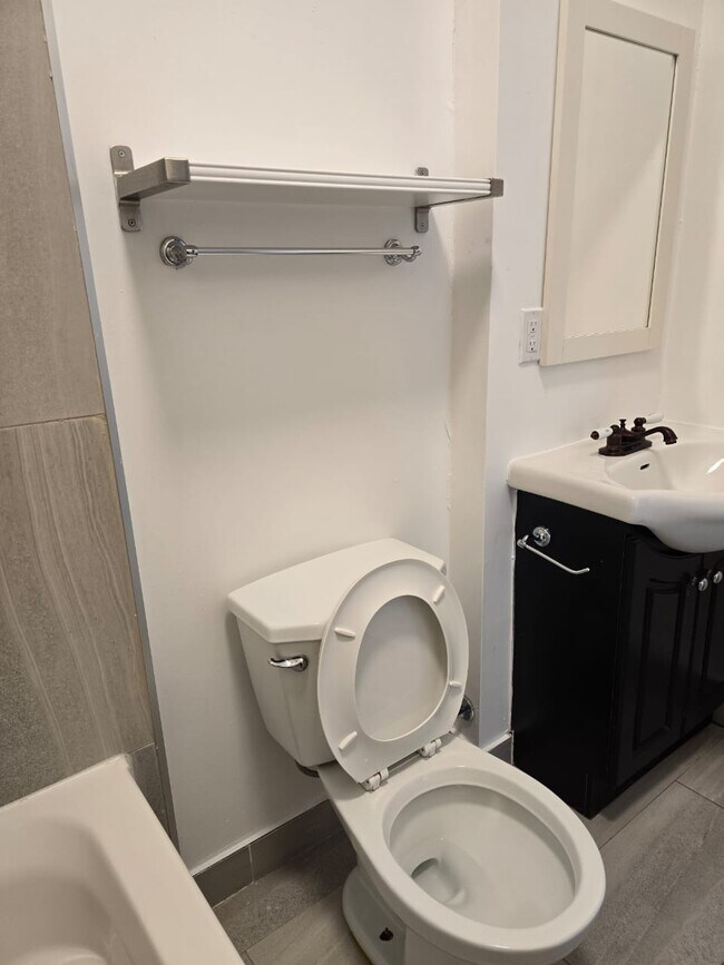 Photo - 150 Young St Unit 1