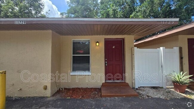 Building Photo - 11729 N 12th St Unit Apt 7