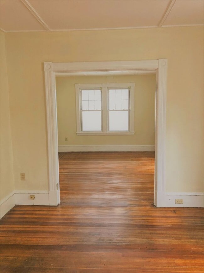 Building Photo - 585 Tyler St Unit 585 Tyler Street