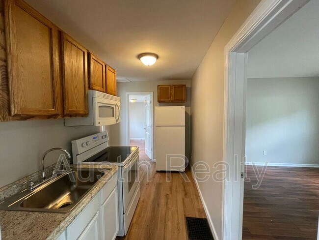 Photo - 1551 N Hanley Rd