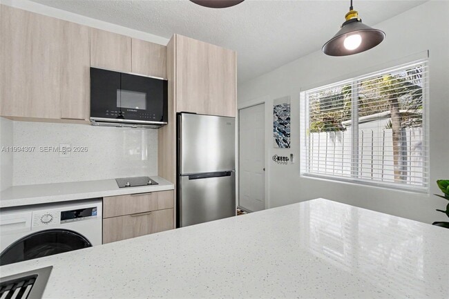 Photo - 55 SW 13th St Unit B