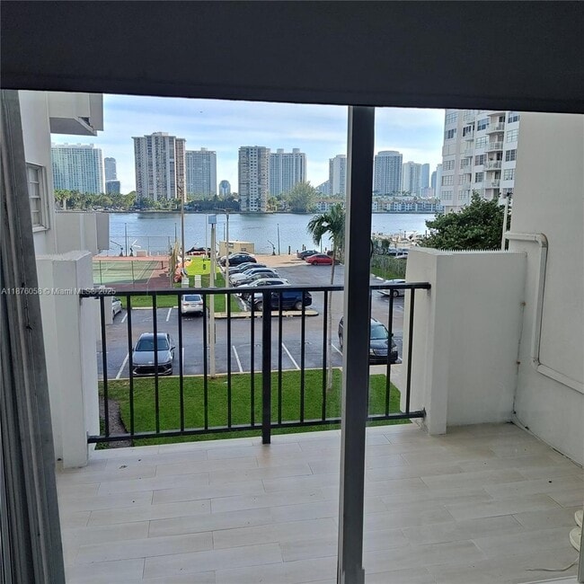 Photo - 2750 NE 183rd St Unit 301