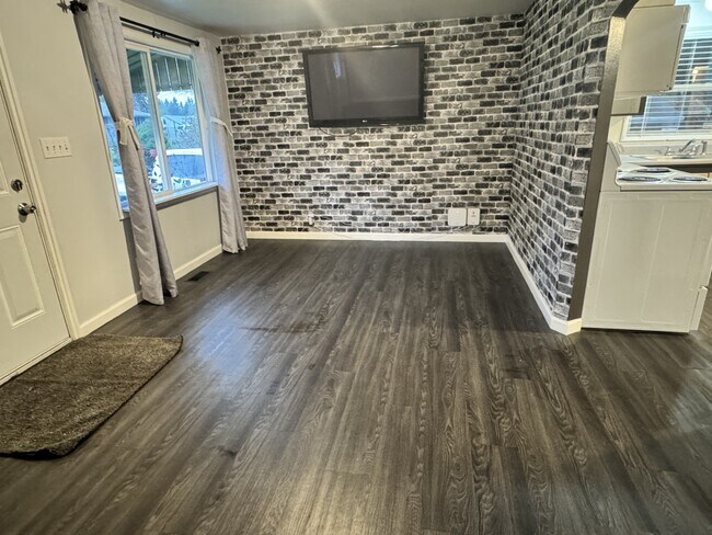 Photo - 912 SW 118th St