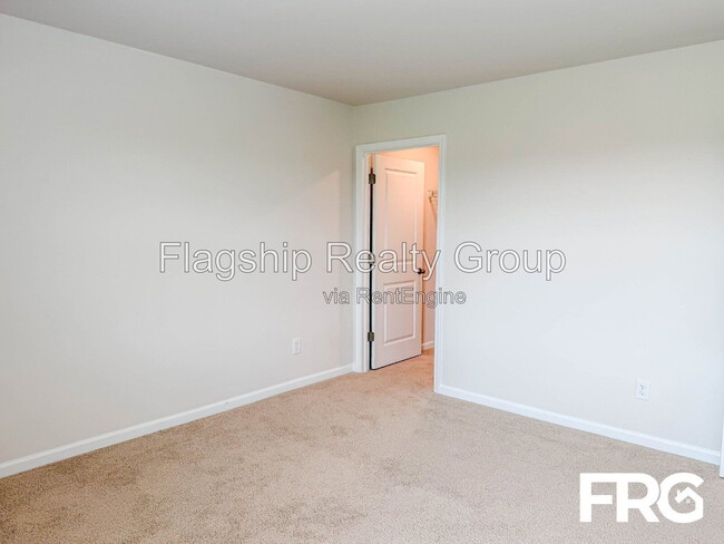 Photo - 302 Ivory Ln
