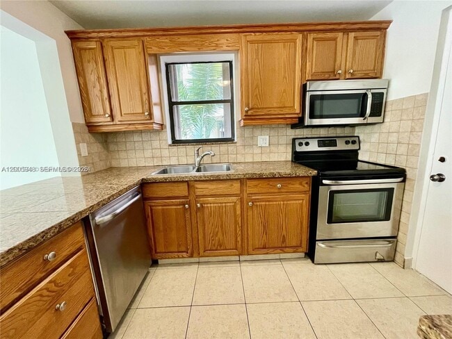 Photo - 2320 S Cypress Bend Dr Unit 204