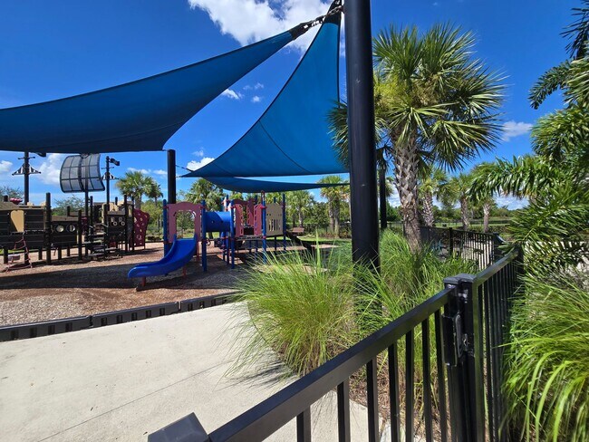 Photo - Resort-Style Living in Rapidly-Growing Manatee County