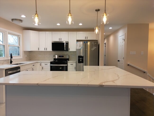 Photo - 1338 Jill Terrace