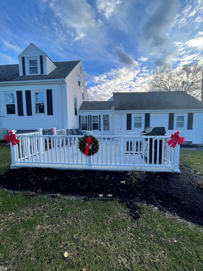 31 Walter St Apartments Unit 2 Barrington, RI