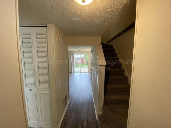 Photo - 4749 Hedrick Ln