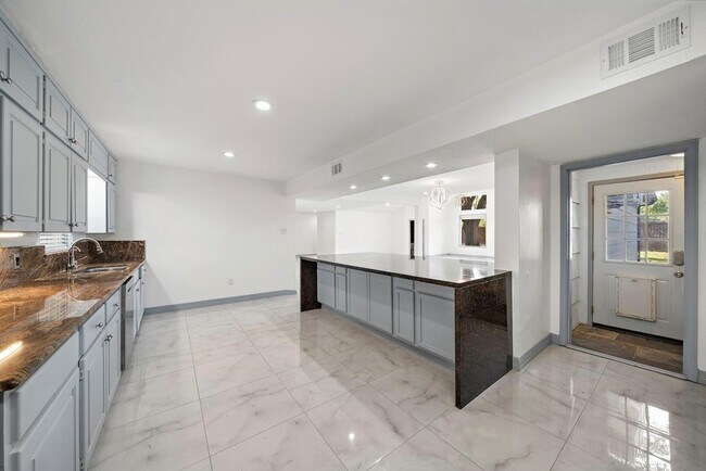 Photo - 1068 Chimney Rock Rd