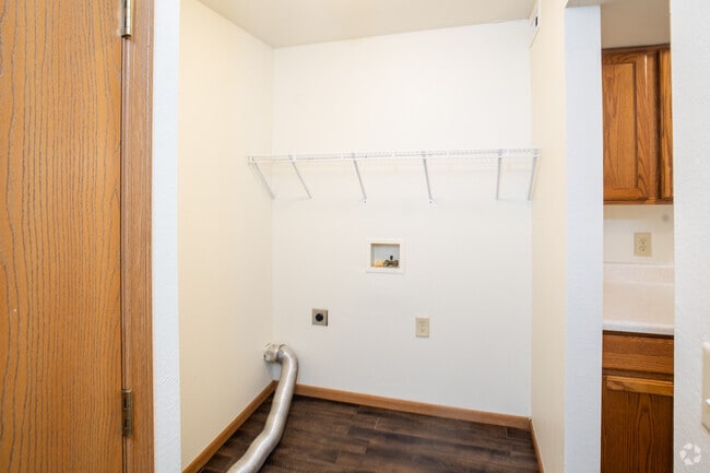 2BR, 1.5BA - 980SF - Laundry