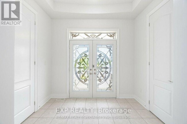 Photo - 448 Dougall Ave