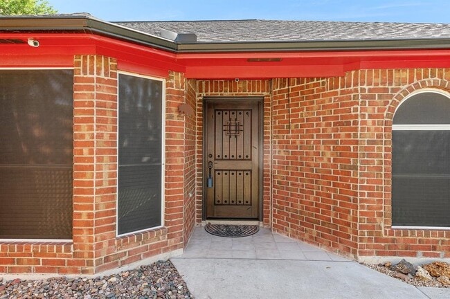 Photo - 1229 Laurelleaf Dr House