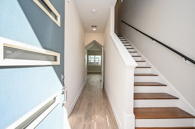 Photo - 651 Press St