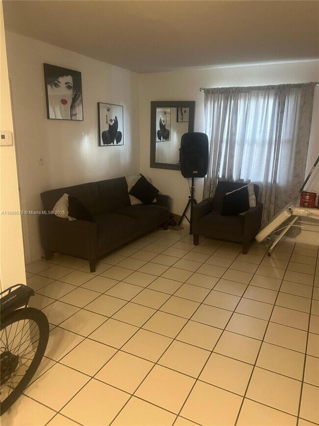 Photo - 640 NW 114th Ave Unidad 201