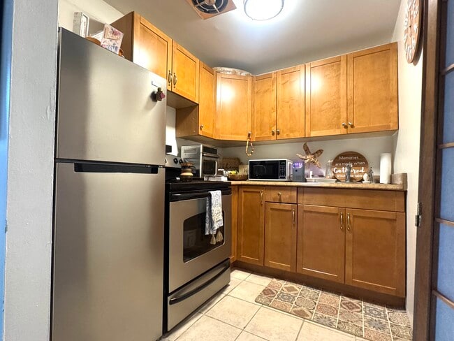 Building Photo - 137 Burgundy Hill Ln Unit 137