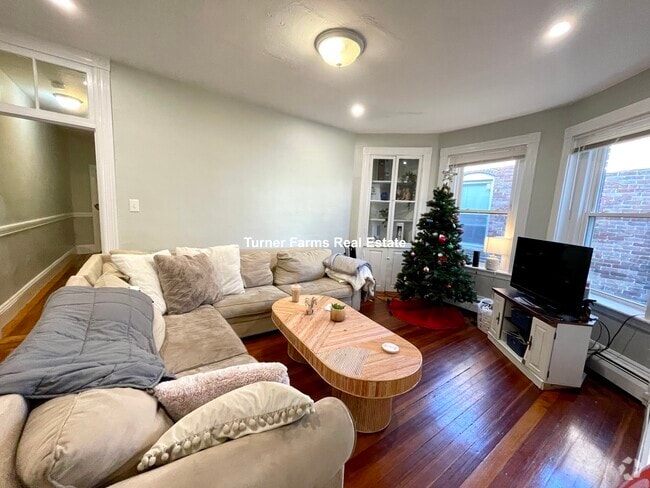 Building Photo - 862 Huntington Ave Unit 2 Rental