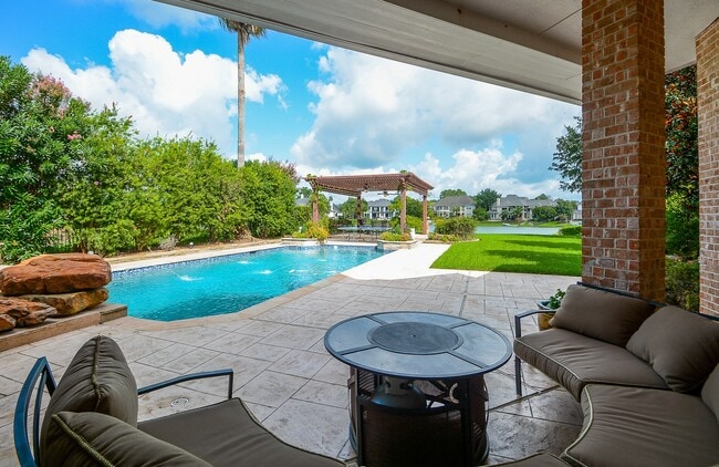 Photo - 15302 Bandera Falls Bend