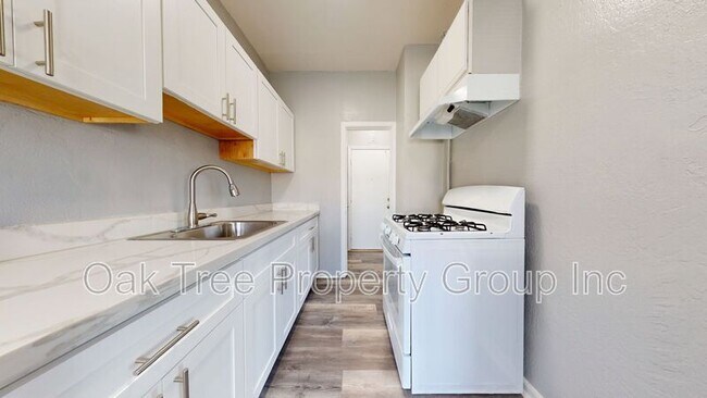 Photo - 2805 E 16th St