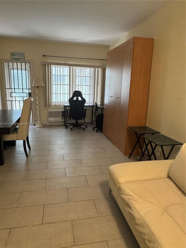 Photo - 6494 Collins Ave Unidad 25