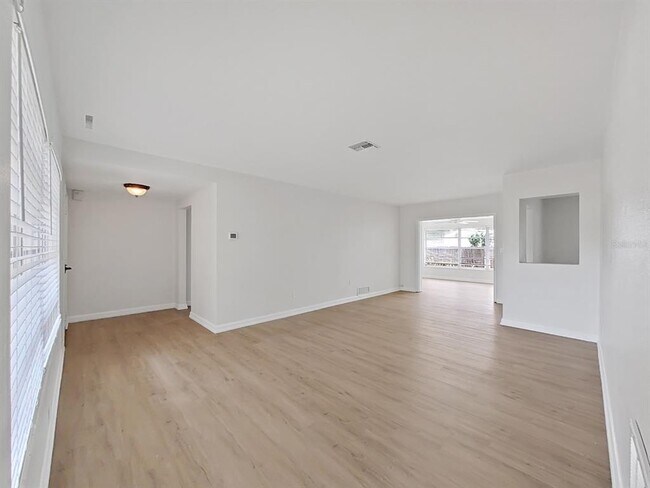 Photo - 1701 Laurie Ln