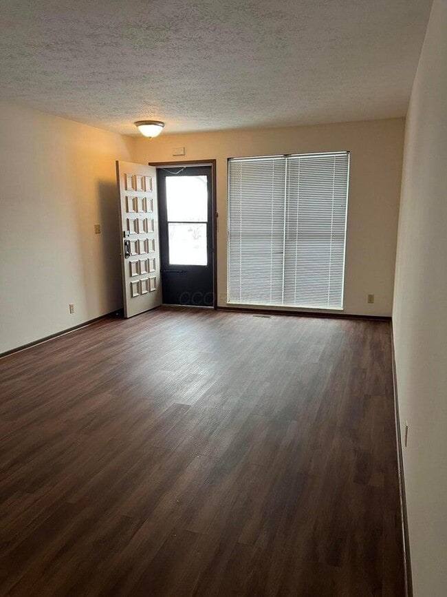 Photo - 217 Lee's Pl