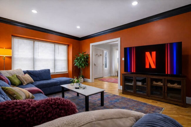 Photo - 2010 Chesterland Ave Unidad SI ID1496099P