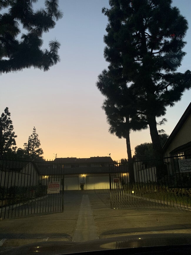 Photo - 8707 Cedros Ave Unidad 7