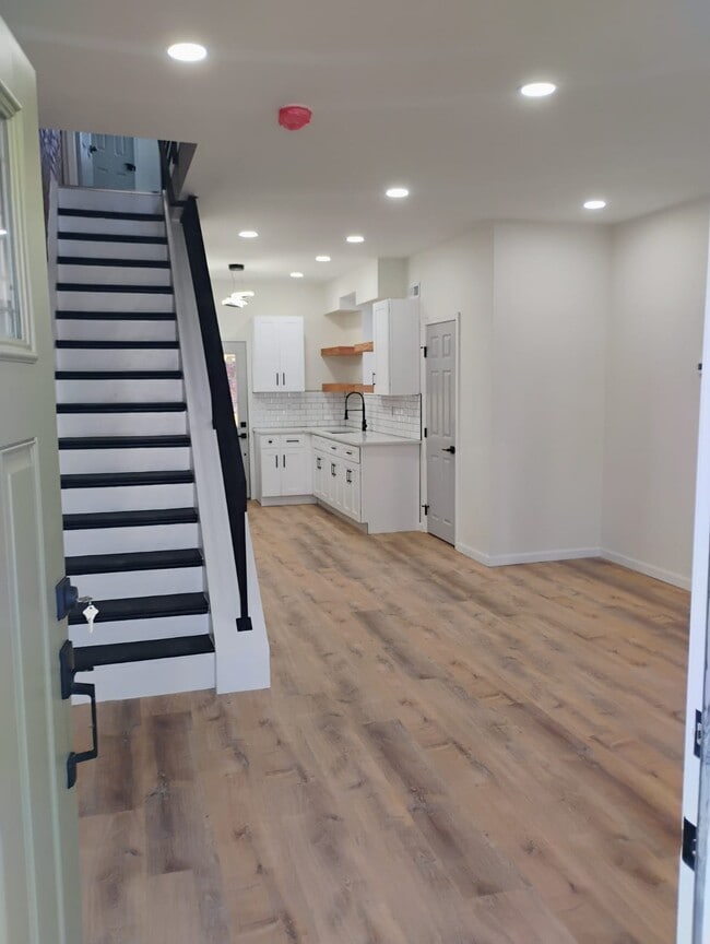 Building Photo - 1505 N Conestoga St