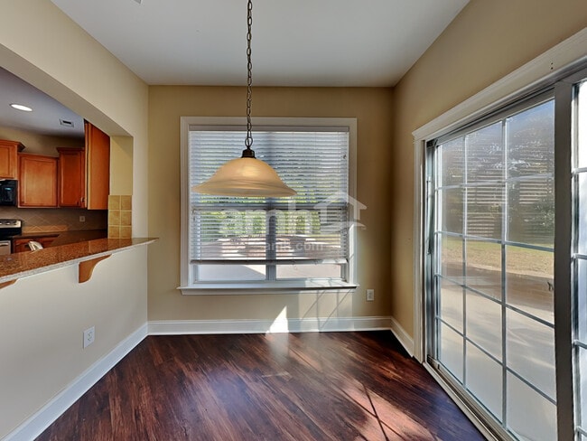 Photo - 8512 Dargan Ln