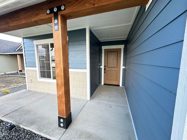 Photo - Brand New Rathdrum Home