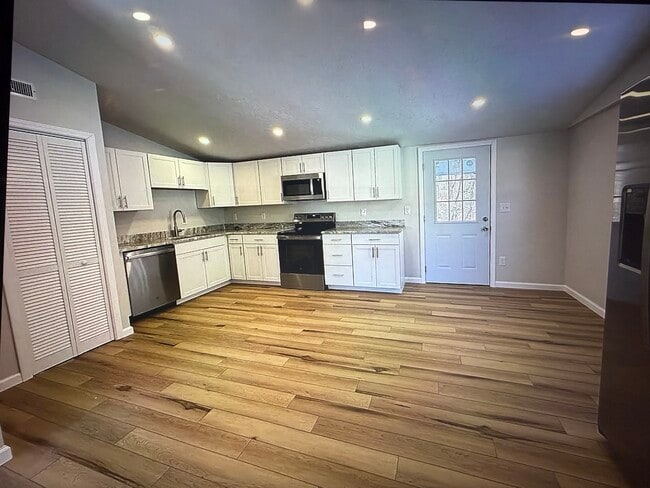 kitchen - 113 Paula Cir