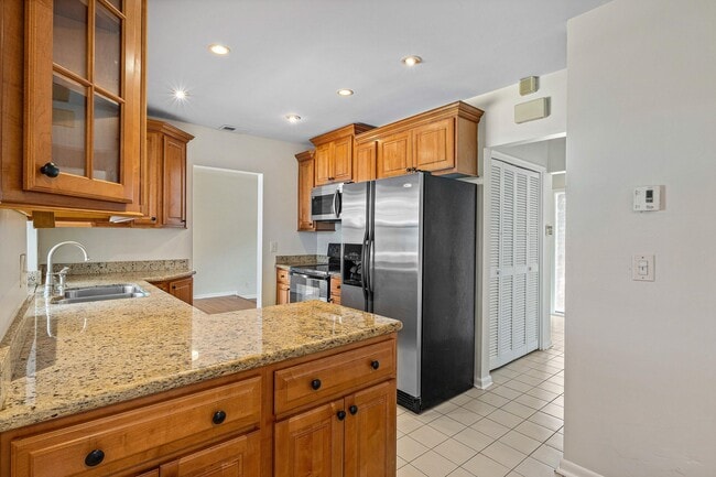 Photo - 931 NW 9th Ct