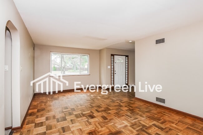 Photo - 4616 Redwood Dr