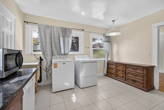 736 Mountain View Ave Unit A