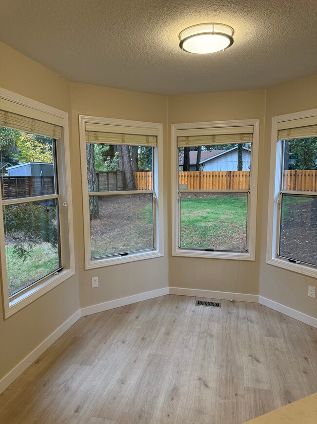 Photo - 17635 Hill Way