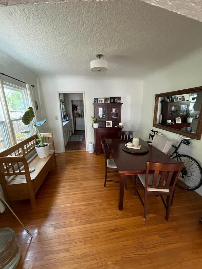 Dinning Room - 1004 Pine St