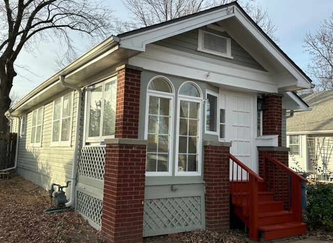 Photo - 126 S Willow Ave