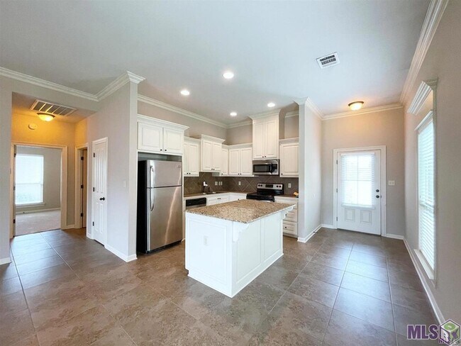 Photo - 1695 El Tigre Dr