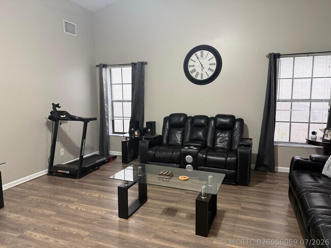 Photo - 13025 Meadowbreeze Dr