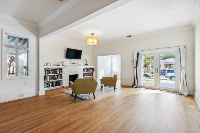 Photo - 27 NE 49th St