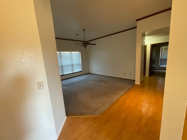 Photo - Spacious 3 bed, 2 bath, 2 living areas, 2 car garage