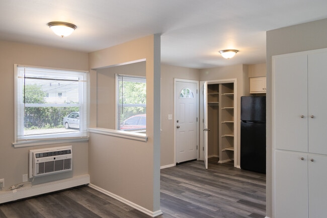 Building Photo - 3026 W Iona Terrace Unit 1 Rental