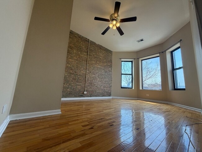 Photo - 4055 S Calumet Ave Unit 2