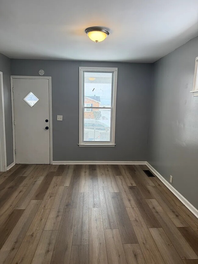 Photo - 1307 Calumet Ave