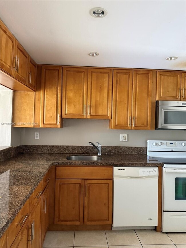 Building Photo - 8020 N Colony Cir Unit 209